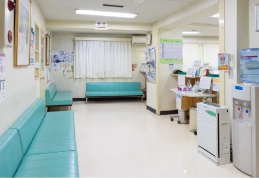 内科のベテラン医師による診療